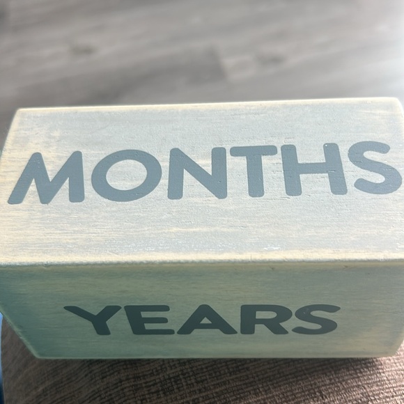 PEARHEAD Unisex Wooden Age Block - Picture 3 of 3